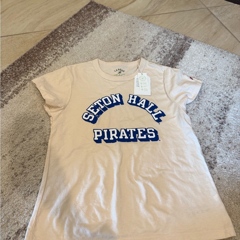 Women’s Seton Hall Graphic Tee size Small